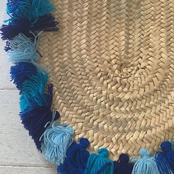 French Baskets Boho Fringe Pom Pom Mail Straw Bag - Picture 4 of 9